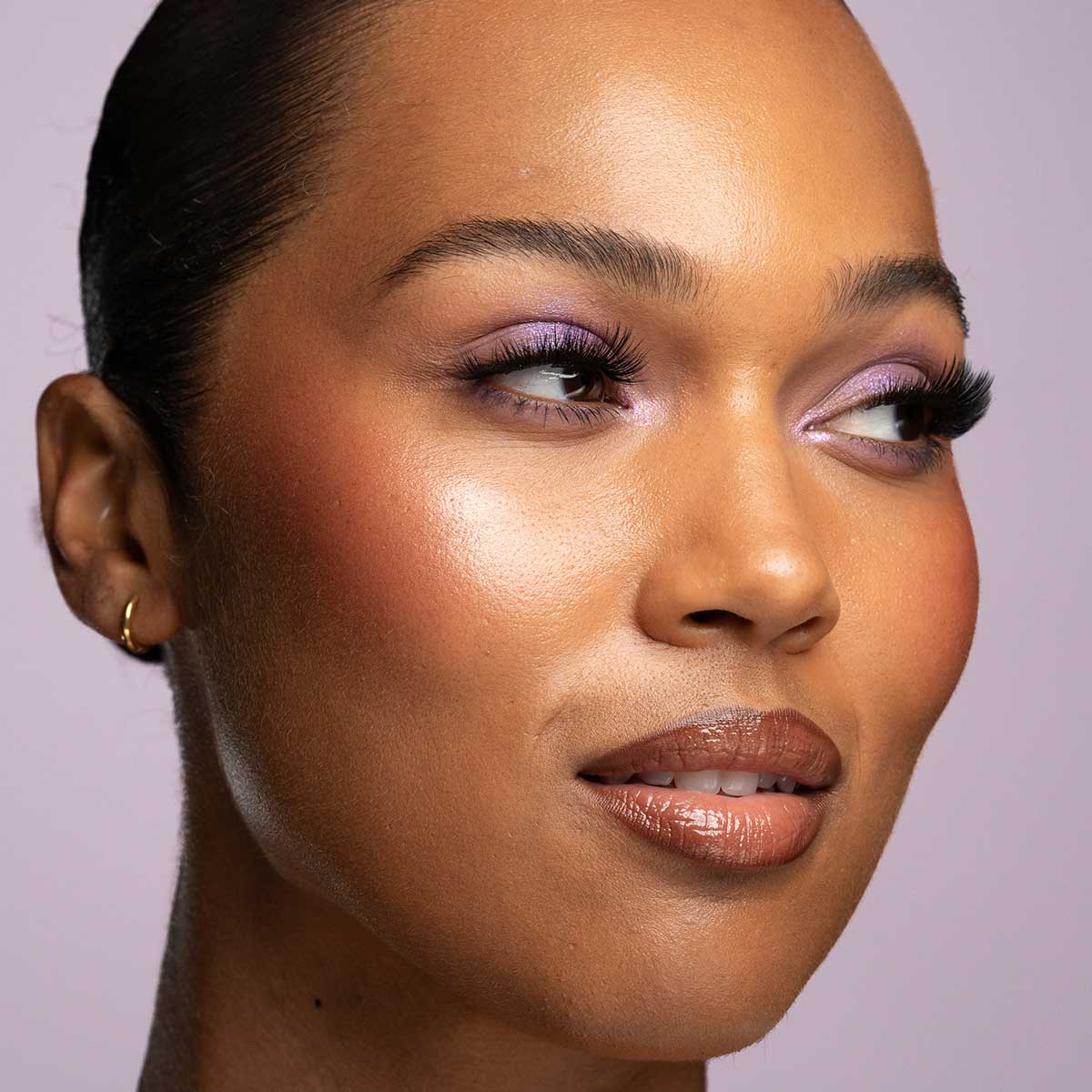 Nouveau Lashes Express Model